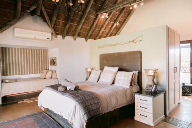 Tshukudiba Game Lodge Tom Burke Dış mekan fotoğraf