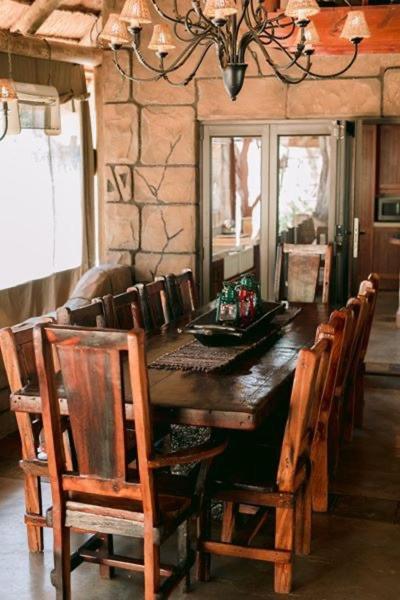 Tshukudiba Game Lodge Tom Burke Dış mekan fotoğraf