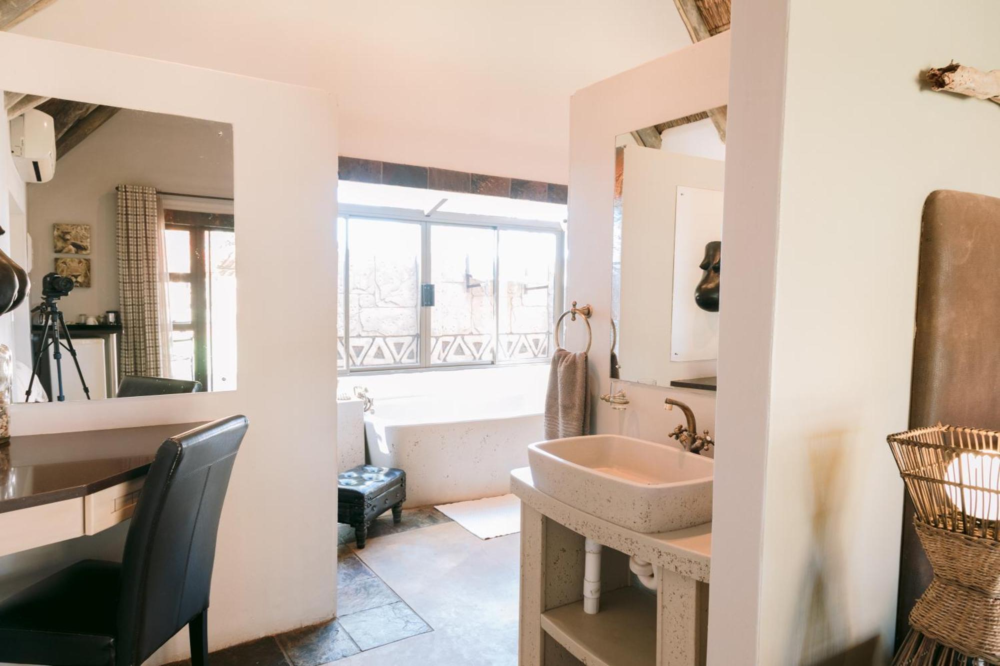 Tshukudiba Game Lodge Tom Burke Dış mekan fotoğraf